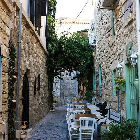 Efnan Butik 2* Çeşme