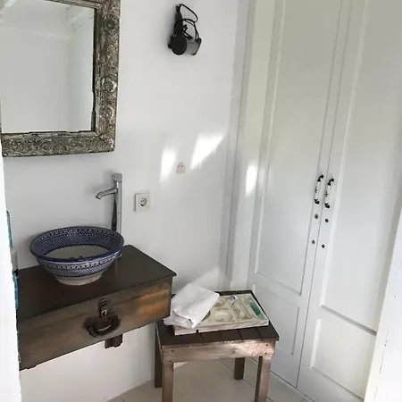 Efnan Butik 2* Çeşme