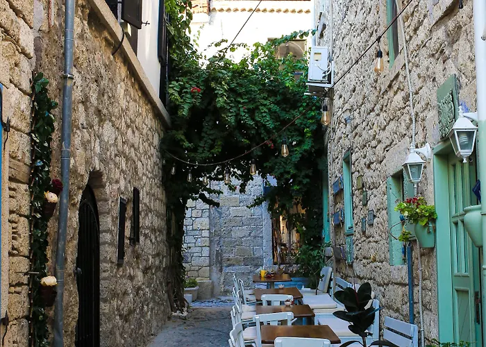 Efnan Butik 2* Çeşme